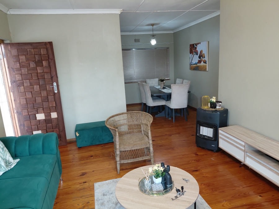 4 Bedroom Property for Sale in Heuwelkruin Eastern Cape